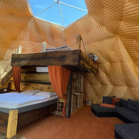 View Dome Sleeps 6 -hot Tub -fireplace Horni Podluzi