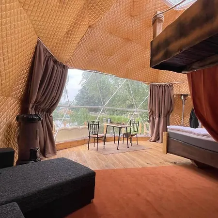 View Dome Sleeps 6 -hot Tub -fireplace
