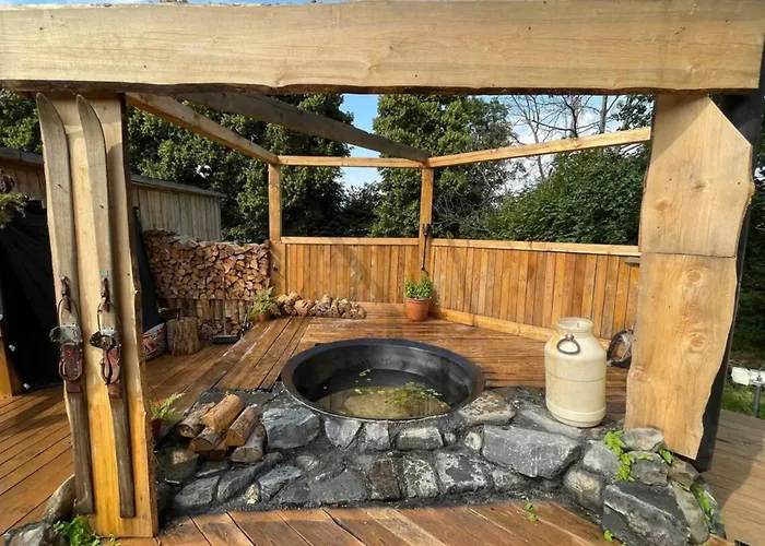 View Dome Sleeps 6 -hot Tub -fireplace